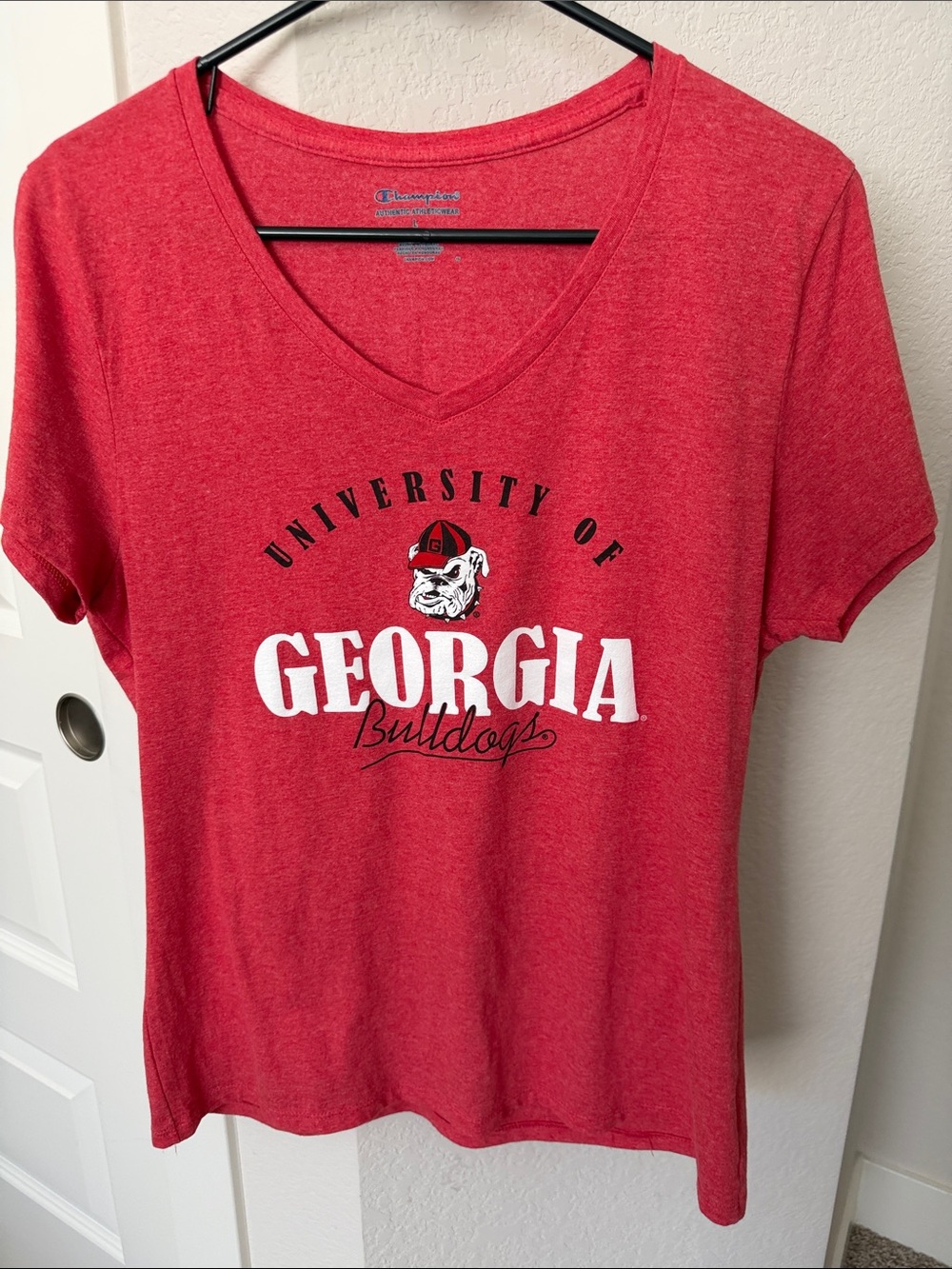 Ladies Champion University of Georgia Bulldogs V‑Neck Tee size L